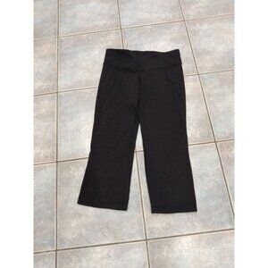 Women's Lululemon Yoga pants 3/4 Capri Size 6 - 8 ? Black
